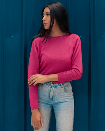 Round neck sweater with heart patches