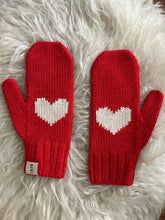 Cargar imagen en el visor de la galería, Manoplas de corazón
