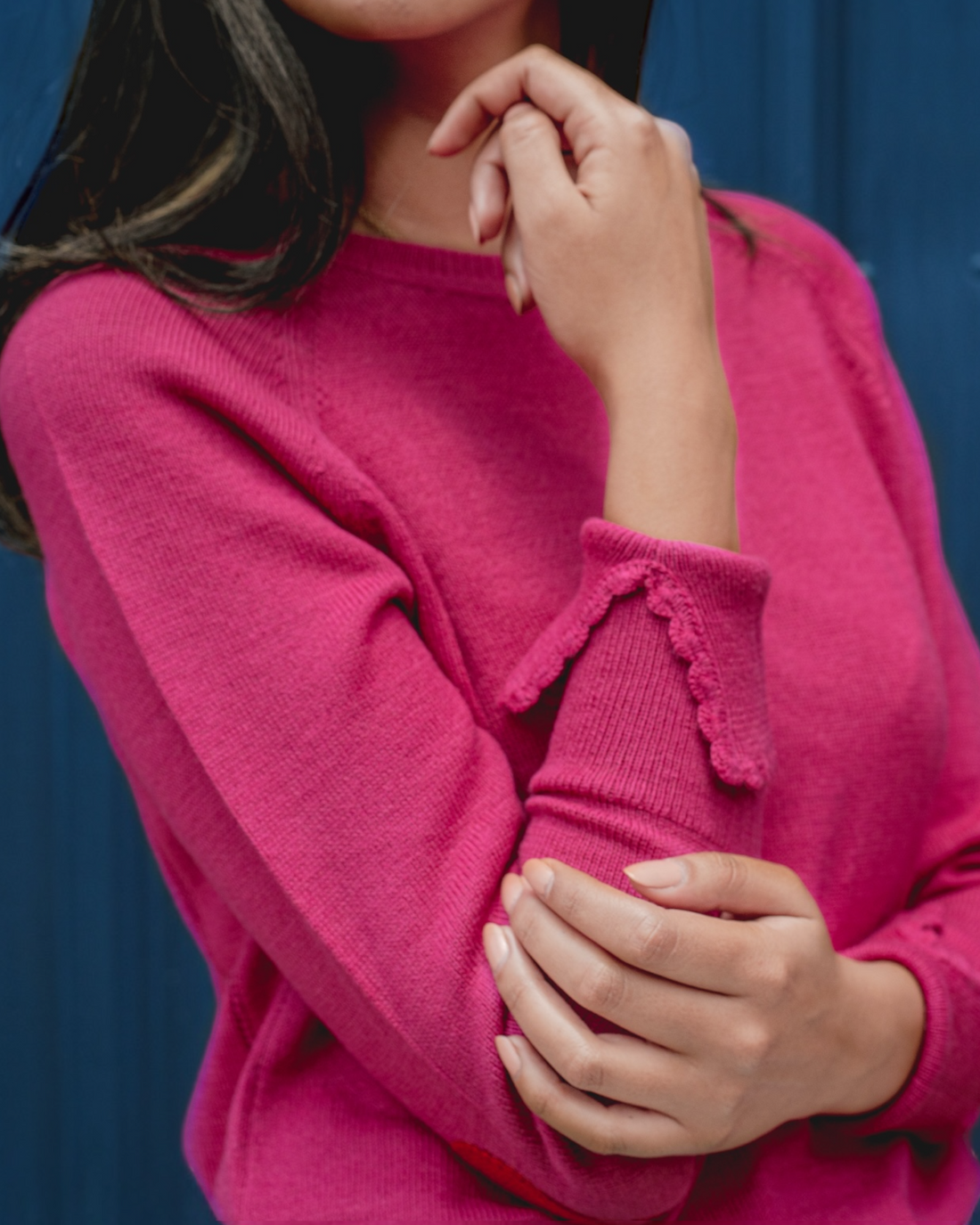 Round neck sweater with heart patches