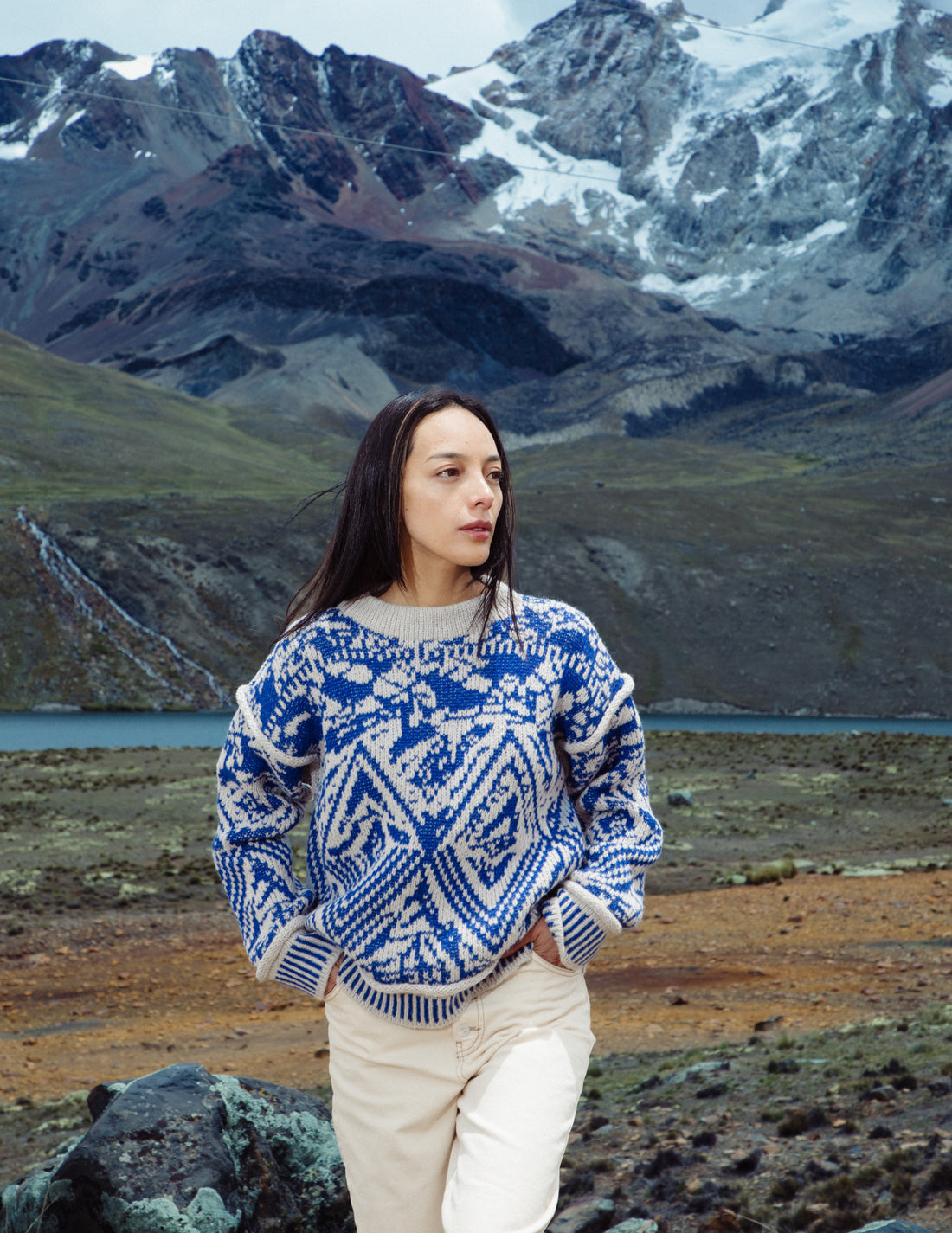 Suéter acogedor con trenzas