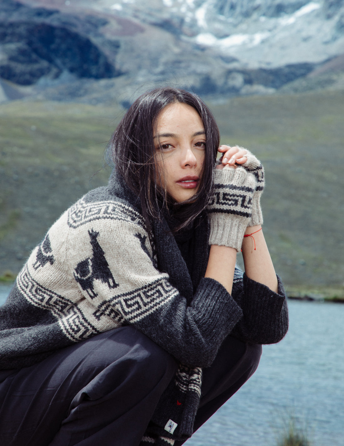 Suéter acogedor con trenzas