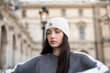 Load image into Gallery viewer, Baby Alpaca Chunky-knit Beanie Unisex White
